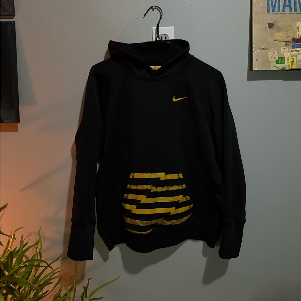 Nike Live Strong Sweater